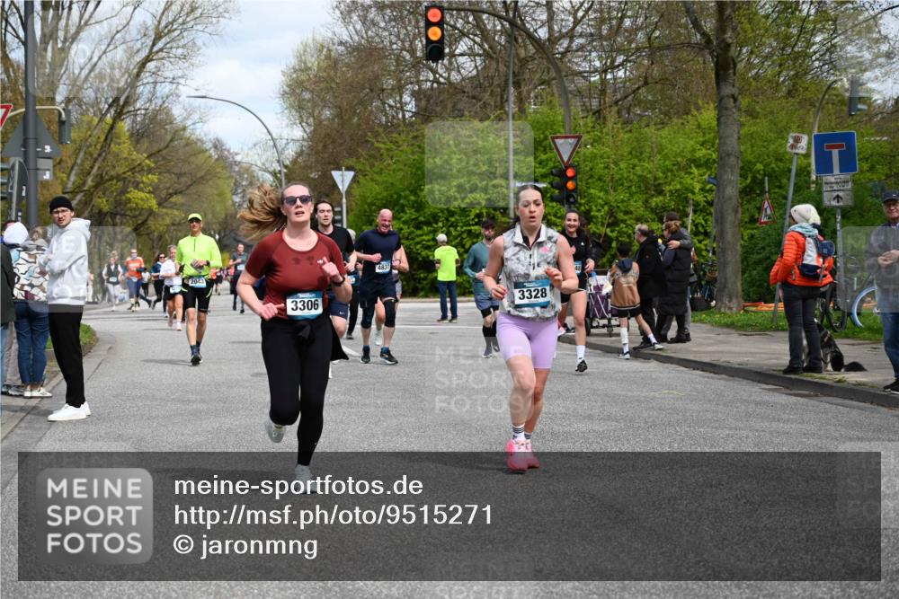 12.04.2026 - 45. Internationalen Wilhelmsburger Insellauf J. Mangold http://msf.ph/oto/9515271 12.04.2026 13:14:40 Ziel 3443, 3469, 2107, 4421, 5242, 3425, 5142, 4852, 2430, 5813, 4747, 3773, 5602, 4960, 4418, 5156, 4111, 3306, 3328, 2772, 2772, 5348, 4837, 4838, 4669, 2110, 4695, 2815, 2110, 4695, 2815, 2785, 2043, 2118, 5755, 5029, 4662, 4663, 4559, 3308 meine-sportfotos.de