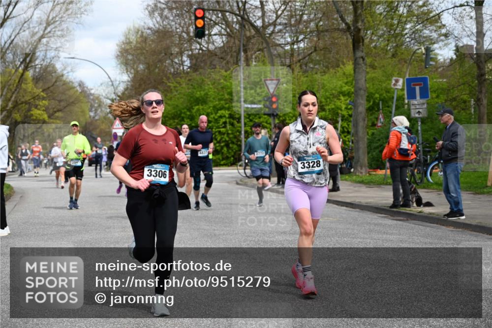 12.04.2026 - 45. Internationalen Wilhelmsburger Insellauf J. Mangold http://msf.ph/oto/9515279 12.04.2026 13:14:41 Ziel 3469, 2107, 4421, 5242, 3425, 5142, 4852, 2430, 5813, 4747, 3773, 5602, 4960, 4418, 5156, 4111, 3306, 3328, 2772, 5348, 4837, 4838, 5348, 4837, 4838, 4669, 2110, 4695, 2815, 2785, 2785, 2043, 2118, 5755, 5029, 4662, 4663, 4559, 3308 meine-sportfotos.de