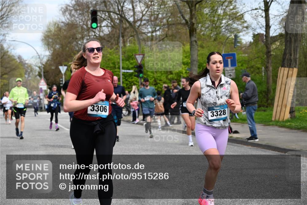 12.04.2026 - 45. Internationalen Wilhelmsburger Insellauf J. Mangold http://msf.ph/oto/9515286 12.04.2026 13:14:42 Ziel 3469, 2107, 4421, 5242, 3425, 5142, 4852, 2430, 5813, 4747, 3773, 5602, 4960, 4418, 5156, 4111, 3306, 3328, 2772, 5348, 4837, 4838, 4669, 2110, 4695, 2815, 2785, 2043, 2118, 2043, 2118, 5755, 5029, 4662, 4663, 4559, 3308, 3881 meine-sportfotos.de
