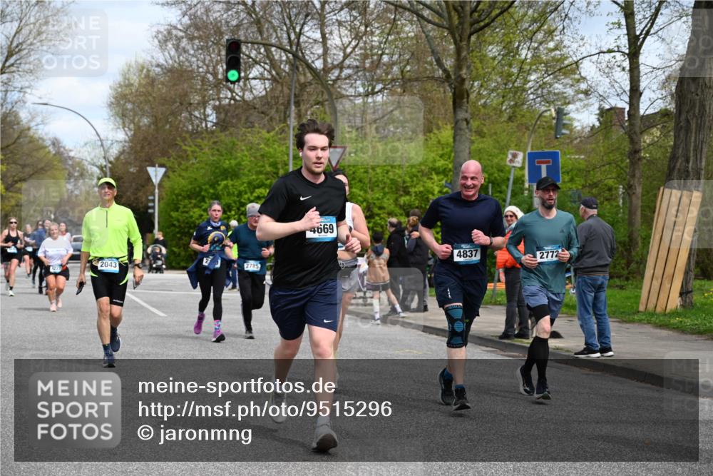 12.04.2026 - 45. Internationalen Wilhelmsburger Insellauf J. Mangold http://msf.ph/oto/9515296 12.04.2026 13:14:44 Ziel 4421, 5242, 3425, 5142, 4852, 2430, 5813, 4747, 3773, 5602, 4960, 4418, 5156, 4111, 3306, 3328, 2772, 5348, 4837, 4838, 4669, 2110, 4695, 2815, 2785, 2043, 2118, 5755, 5029, 5755, 5029, 4662, 4663, 4559, 3308, 3881, 3882, 3767, 3765 meine-sportfotos.de
