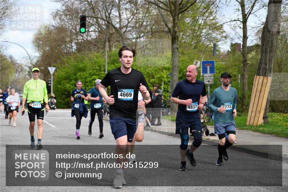 12.04.2026 - 45. Internationalen Wilhelmsburger Insellauf J. Mangold http://msf.ph/oto/9515299 12.04.2026 13:14:44 Ziel 4421, 5242, 3425, 5142, 4852, 2430, 5813, 4747, 3773, 5602, 4960, 4418, 5156, 4111, 3306, 3328, 2772, 5348, 4837, 4838, 4669, 2110, 4695, 2815, 2785, 2043, 2118, 5755, 5029, 5755, 5029, 4662, 4663, 4559, 3308, 3881, 3882, 3767, 3765 meine-sportfotos.de