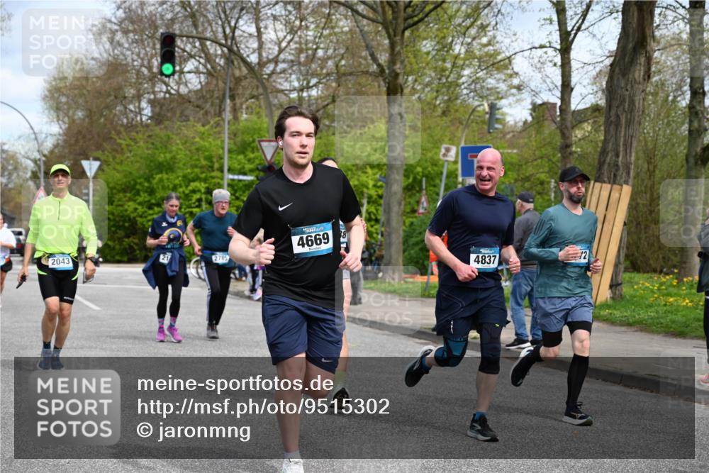 12.04.2026 - 45. Internationalen Wilhelmsburger Insellauf J. Mangold http://msf.ph/oto/9515302 12.04.2026 13:14:44 Ziel 4421, 5242, 3425, 5142, 4852, 2430, 5813, 4747, 3773, 5602, 4960, 4418, 5156, 4111, 3306, 3328, 2772, 5348, 4837, 4838, 4669, 2110, 4695, 2815, 2785, 2043, 2118, 5755, 5029, 5755, 5029, 4662, 4663, 4559, 3308, 3881, 3882, 3767, 3765 meine-sportfotos.de