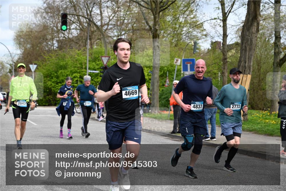 12.04.2026 - 45. Internationalen Wilhelmsburger Insellauf J. Mangold http://msf.ph/oto/9515303 12.04.2026 13:14:44 Ziel 4421, 5242, 3425, 5142, 4852, 2430, 5813, 4747, 3773, 5602, 4960, 4418, 5156, 4111, 3306, 3328, 2772, 5348, 4837, 4838, 4669, 2110, 4695, 2815, 2785, 2043, 2118, 5755, 5029, 5755, 5029, 4662, 4663, 4559, 3308, 3881, 3882, 3767, 3765 meine-sportfotos.de