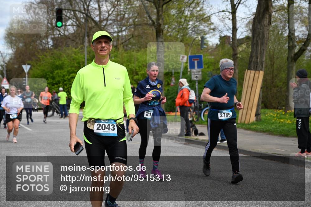 12.04.2026 - 45. Internationalen Wilhelmsburger Insellauf J. Mangold http://msf.ph/oto/9515313 12.04.2026 13:14:47 Ziel 4852, 2430, 5813, 4747, 3773, 5602, 4960, 4418, 5156, 4111, 3306, 3328, 2772, 5348, 4837, 4838, 4669, 2110, 4695, 2815, 2785, 2043, 2118, 5755, 5029, 4662, 4663, 4559, 3308, 3881, 3882, 3767, 3765, 4366 meine-sportfotos.de