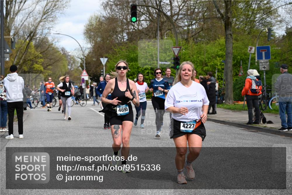 12.04.2026 - 45. Internationalen Wilhelmsburger Insellauf J. Mangold http://msf.ph/oto/9515336 12.04.2026 13:14:51 Ziel 5813, 4747, 3773, 5602, 4960, 4418, 5156, 4111, 3306, 3328, 2772, 5348, 4837, 4838, 4669, 2110, 4695, 2815, 2785, 2043, 2118, 5755, 5029, 4662, 4663, 4559, 3308, 3881, 3882, 3767, 3765, 4366, 4227, 3232 meine-sportfotos.de