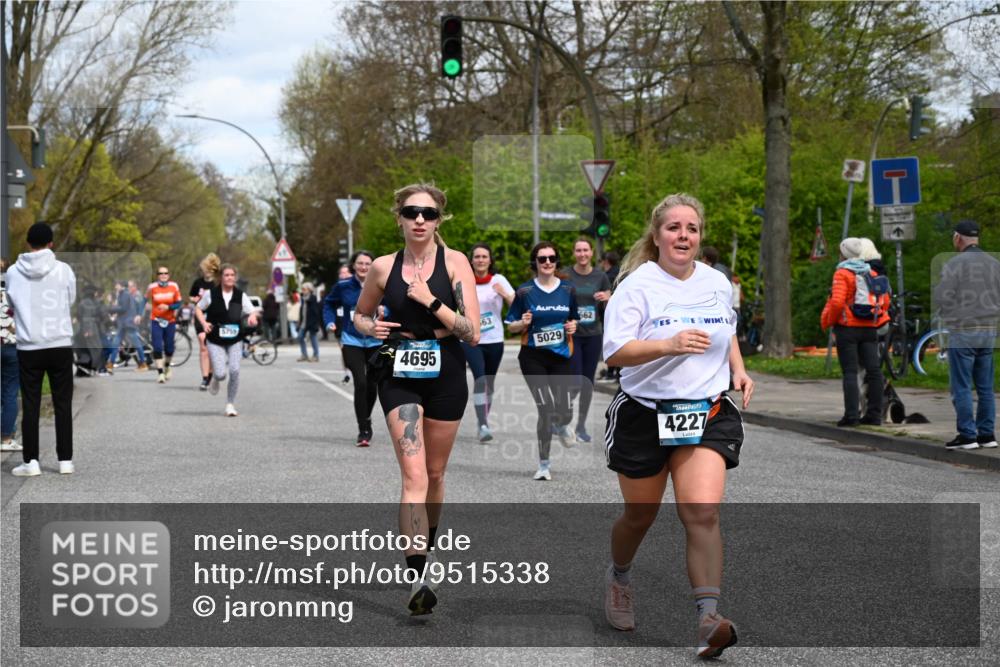 12.04.2026 - 45. Internationalen Wilhelmsburger Insellauf J. Mangold http://msf.ph/oto/9515338 12.04.2026 13:14:51 Ziel 5813, 4747, 3773, 5602, 4960, 4418, 5156, 4111, 3306, 3328, 2772, 5348, 4837, 4838, 4669, 2110, 4695, 2815, 2785, 2043, 2118, 5755, 5029, 4662, 4663, 4559, 3308, 3881, 3882, 3767, 3765, 4366, 4227, 3232 meine-sportfotos.de