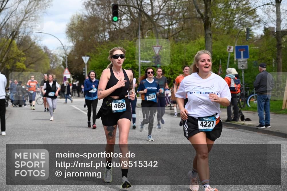 12.04.2026 - 45. Internationalen Wilhelmsburger Insellauf J. Mangold http://msf.ph/oto/9515342 12.04.2026 13:14:51 Ziel 5813, 4747, 3773, 5602, 4960, 4418, 5156, 4111, 3306, 3328, 2772, 5348, 4837, 4838, 4669, 2110, 4695, 2815, 2785, 2043, 2118, 5755, 5029, 4662, 4663, 4559, 3308, 3881, 3882, 3767, 3765, 4366, 4227, 3232 meine-sportfotos.de