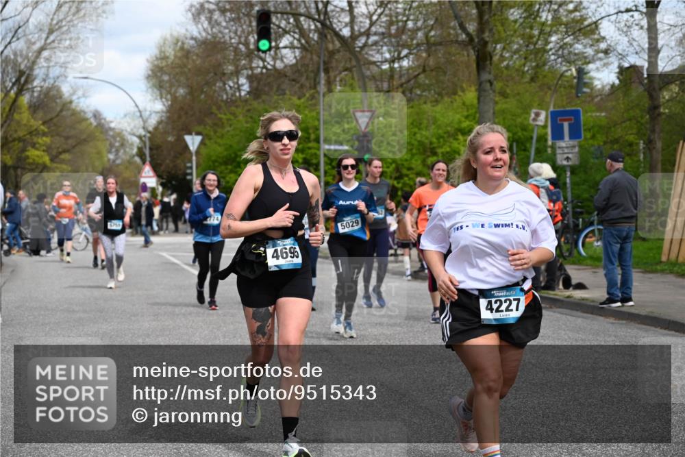 12.04.2026 - 45. Internationalen Wilhelmsburger Insellauf J. Mangold http://msf.ph/oto/9515343 12.04.2026 13:14:51 Ziel 5813, 4747, 3773, 5602, 4960, 4418, 5156, 4111, 3306, 3328, 2772, 5348, 4837, 4838, 4669, 2110, 4695, 2815, 2785, 2043, 2118, 5755, 5029, 4662, 4663, 4559, 3308, 3881, 3882, 3767, 3765, 4366, 4227, 3232 meine-sportfotos.de