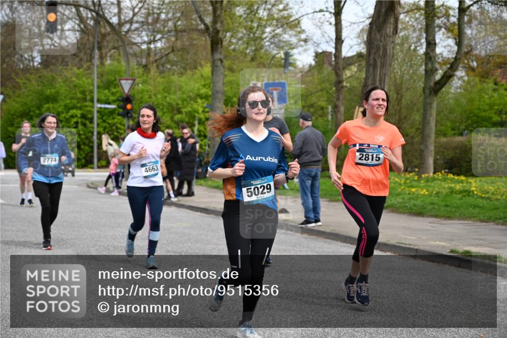 12.04.2026 - 45. Internationalen Wilhelmsburger Insellauf J. Mangold http://msf.ph/oto/9515356 12.04.2026 13:14:53 Ziel 3773, 5602, 4960, 4418, 5156, 4111, 3306, 3328, 2772, 5348, 4837, 4838, 4669, 2110, 4695, 2815, 2785, 2785, 2043, 2118, 5755, 5029, 4662, 4663, 4559, 3308, 3881, 3882, 3767, 3765, 4366, 4227, 3232, 2774, 5725 meine-sportfotos.de