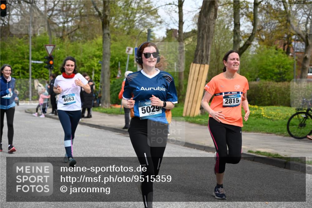 12.04.2026 - 45. Internationalen Wilhelmsburger Insellauf J. Mangold http://msf.ph/oto/9515359 12.04.2026 13:14:53 Ziel 3773, 5602, 4960, 4418, 5156, 4111, 3306, 3328, 2772, 5348, 4837, 4838, 4669, 2110, 4695, 2815, 2785, 2785, 2043, 2118, 5755, 5029, 4662, 4663, 4559, 3308, 3881, 3882, 3767, 3765, 4366, 4227, 3232, 2774, 5725 meine-sportfotos.de