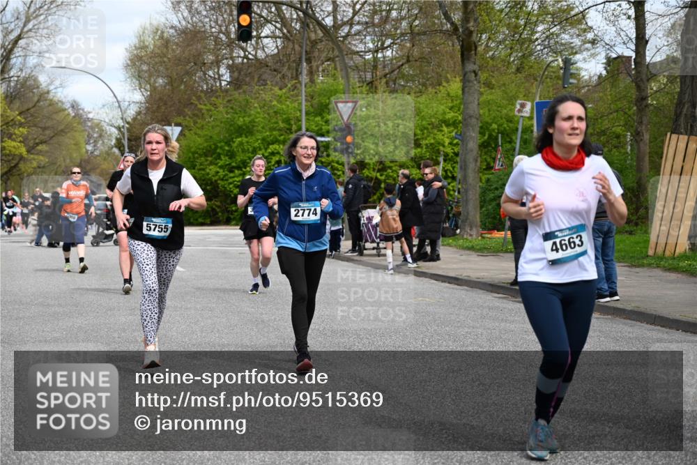 12.04.2026 - 45. Internationalen Wilhelmsburger Insellauf J. Mangold http://msf.ph/oto/9515369 12.04.2026 13:14:55 Ziel 3773, 5602, 4960, 4418, 5156, 4111, 3306, 3328, 2772, 5348, 4837, 4838, 4669, 2110, 4695, 2815, 2785, 2043, 2118, 5755, 5029, 4662, 4663, 4559, 3308, 3881, 3882, 3767, 3765, 3882, 3767, 3765, 4366, 4227, 3232, 2774, 5725 meine-sportfotos.de
