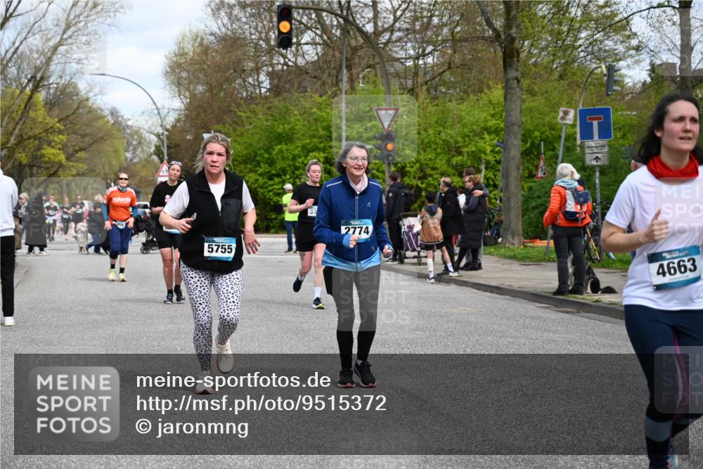 12.04.2026 - 45. Internationalen Wilhelmsburger Insellauf J. Mangold http://msf.ph/oto/9515372 12.04.2026 13:14:55 Ziel 3773, 5602, 4960, 4418, 5156, 4111, 3306, 3328, 2772, 5348, 4837, 4838, 4669, 2110, 4695, 2815, 2785, 2043, 2118, 5755, 5029, 4662, 4663, 4559, 3308, 3881, 3882, 3767, 3765, 3882, 3767, 3765, 4366, 4227, 3232, 2774, 5725 meine-sportfotos.de