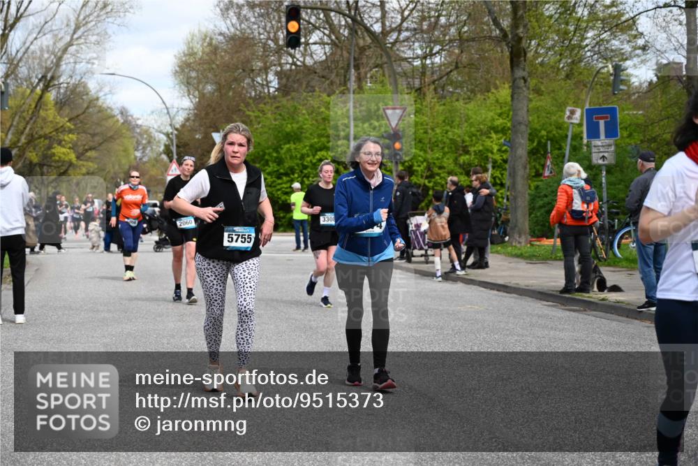 12.04.2026 - 45. Internationalen Wilhelmsburger Insellauf J. Mangold http://msf.ph/oto/9515373 12.04.2026 13:14:55 Ziel 3773, 5602, 4960, 4418, 5156, 4111, 3306, 3328, 2772, 5348, 4837, 4838, 4669, 2110, 4695, 2815, 2785, 2043, 2118, 5755, 5029, 4662, 4663, 4559, 3308, 3881, 3882, 3767, 3765, 3882, 3767, 3765, 4366, 4227, 3232, 2774, 5725 meine-sportfotos.de