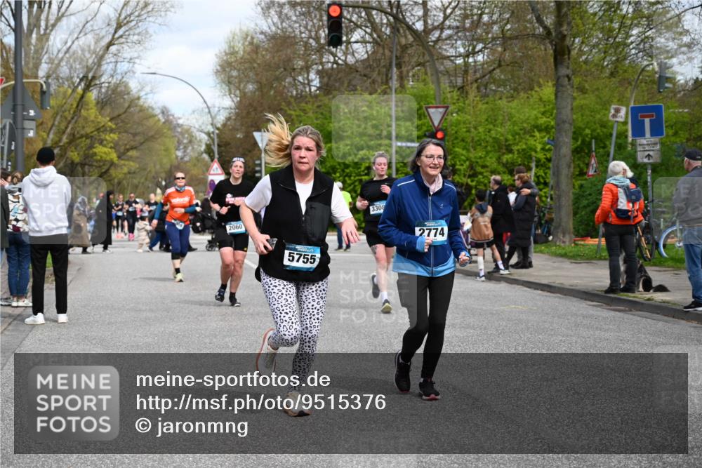12.04.2026 - 45. Internationalen Wilhelmsburger Insellauf J. Mangold http://msf.ph/oto/9515376 12.04.2026 13:14:55 Ziel 3773, 5602, 4960, 4418, 5156, 4111, 3306, 3328, 2772, 5348, 4837, 4838, 4669, 2110, 4695, 2815, 2785, 2043, 2118, 5755, 5029, 4662, 4663, 4559, 3308, 3881, 3882, 3767, 3765, 3882, 3767, 3765, 4366, 4227, 3232, 2774, 5725 meine-sportfotos.de