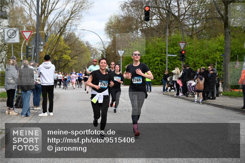 12.04.2026 - 45. Internationalen Wilhelmsburger Insellauf J. Mangold http://msf.ph/oto/9515406 12.04.2026 13:15:08 Ziel 4669, 2110, 4695, 2815, 2785, 2043, 2118, 5755, 5029, 4662, 4663, 4559, 3308, 3881, 3882, 3767, 3765, 4366, 4227, 3232, 2774, 5725, 3770, 2617, 3770, 2617, 5453, 4942, 4964, 5675, 4616, 4880, 2832, 3803, 3801 meine-sportfotos.de