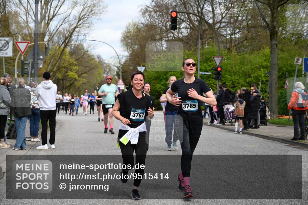 12.04.2026 - 45. Internationalen Wilhelmsburger Insellauf J. Mangold http://msf.ph/oto/9515414 12.04.2026 13:15:08 Ziel 4669, 2110, 4695, 2815, 2785, 2043, 2118, 5755, 5029, 4662, 4663, 4559, 3308, 3881, 3882, 3767, 3765, 4366, 4227, 3232, 2774, 5725, 3770, 2617, 3770, 2617, 5453, 4942, 4964, 5675, 4616, 4880, 2832, 3803, 3801 meine-sportfotos.de
