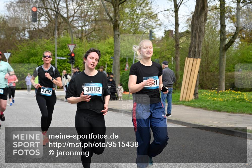 12.04.2026 - 45. Internationalen Wilhelmsburger Insellauf J. Mangold http://msf.ph/oto/9515438 12.04.2026 13:15:11 Ziel 2110, 4695, 2815, 2785, 2043, 2118, 5755, 5029, 4662, 4663, 4559, 3308, 3881, 3882, 3767, 3765, 4366, 4366, 4227, 3232, 2774, 5725, 3770, 2617, 5453, 4942, 4964, 4942, 4964, 5675, 4616, 4880, 2832, 3803, 3801, 3250, 5008, 2853, 3280 meine-sportfotos.de