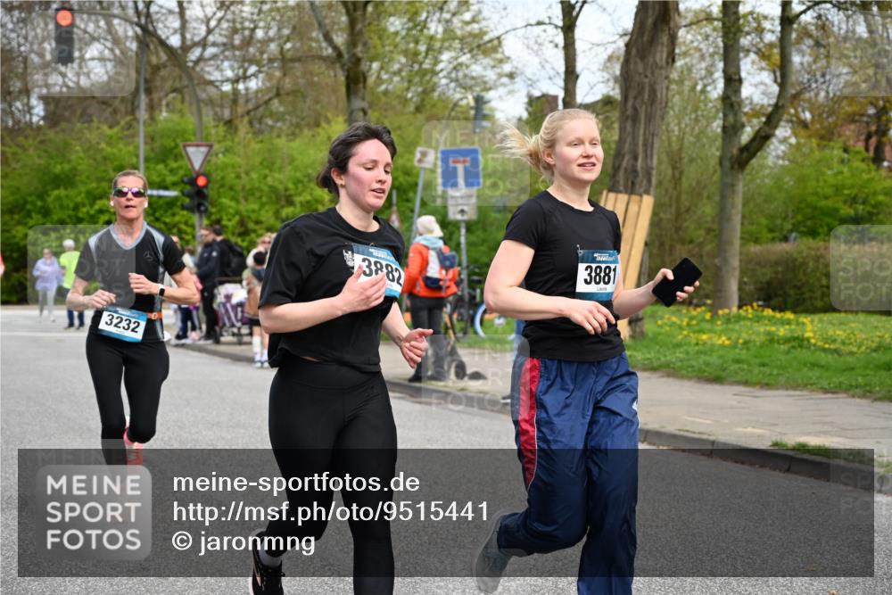 12.04.2026 - 45. Internationalen Wilhelmsburger Insellauf J. Mangold http://msf.ph/oto/9515441 12.04.2026 13:15:11 Ziel 2110, 4695, 2815, 2785, 2043, 2118, 5755, 5029, 4662, 4663, 4559, 3308, 3881, 3882, 3767, 3765, 4366, 4366, 4227, 3232, 2774, 5725, 3770, 2617, 5453, 4942, 4964, 4942, 4964, 5675, 4616, 4880, 2832, 3803, 3801, 3250, 5008, 2853, 3280 meine-sportfotos.de