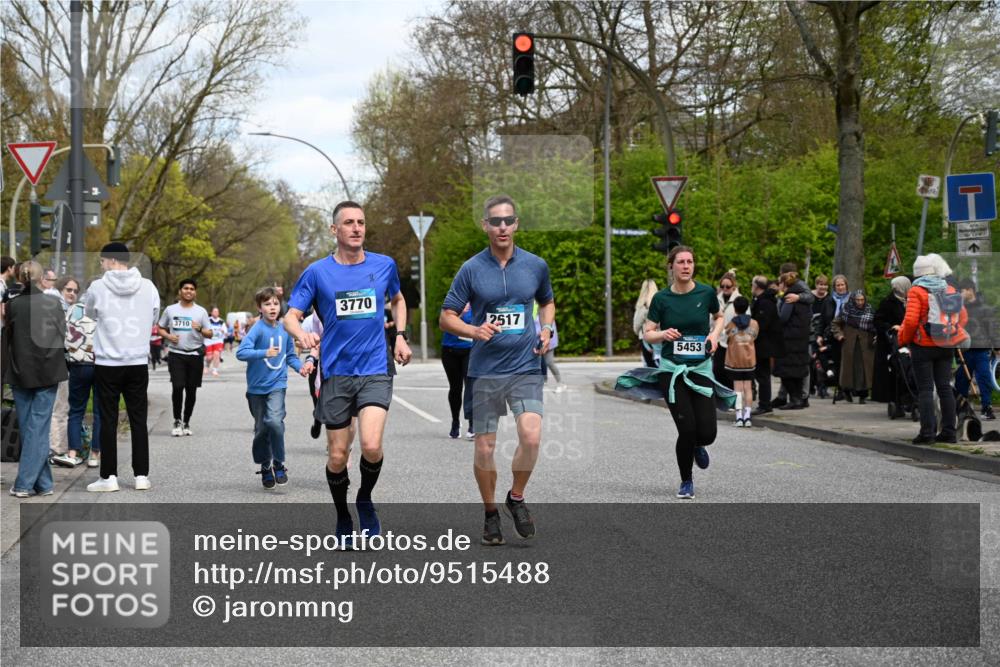 12.04.2026 - 45. Internationalen Wilhelmsburger Insellauf J. Mangold http://msf.ph/oto/9515488 12.04.2026 13:15:19 Ziel 2043, 2118, 5755, 5029, 4662, 4663, 4559, 3308, 3881, 3882, 3767, 3765, 4366, 4227, 3232, 2774, 5725, 3770, 2617, 5453, 4942, 4964, 5675, 4616, 4880, 2832, 3803, 3801, 3250, 5008, 2853, 3280, 3244, 5292, 4861, 2032, 4731, 2884, 3850, 4053, 5686, 4814, 4491 meine-sportfotos.de