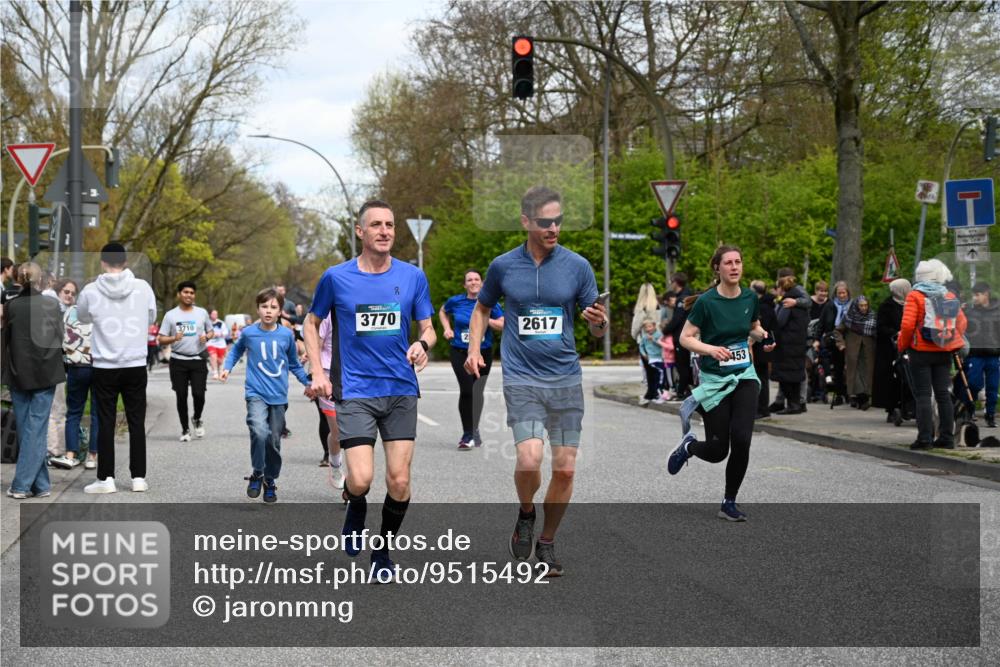 12.04.2026 - 45. Internationalen Wilhelmsburger Insellauf J. Mangold http://msf.ph/oto/9515492 12.04.2026 13:15:19 Ziel 2043, 2118, 5755, 5029, 4662, 4663, 4559, 3308, 3881, 3882, 3767, 3765, 4366, 4227, 3232, 2774, 5725, 3770, 2617, 5453, 4942, 4964, 5675, 4616, 4880, 2832, 3803, 3801, 3250, 5008, 2853, 3280, 3244, 5292, 4861, 2032, 4731, 2884, 3850, 4053, 5686, 4814, 4491 meine-sportfotos.de