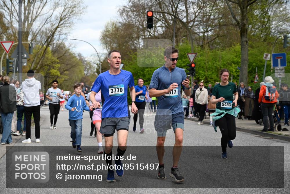 12.04.2026 - 45. Internationalen Wilhelmsburger Insellauf J. Mangold http://msf.ph/oto/9515497 12.04.2026 13:15:19 Ziel 2043, 2118, 5755, 5029, 4662, 4663, 4559, 3308, 3881, 3882, 3767, 3765, 4366, 4227, 3232, 2774, 5725, 3770, 2617, 5453, 4942, 4964, 5675, 4616, 4880, 2832, 3803, 3801, 3250, 5008, 2853, 3280, 3244, 5292, 4861, 2032, 4731, 2884, 3850, 4053, 5686, 4814, 4491 meine-sportfotos.de