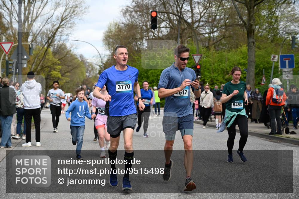 12.04.2026 - 45. Internationalen Wilhelmsburger Insellauf J. Mangold http://msf.ph/oto/9515498 12.04.2026 13:15:19 Ziel 2043, 2118, 5755, 5029, 4662, 4663, 4559, 3308, 3881, 3882, 3767, 3765, 4366, 4227, 3232, 2774, 5725, 3770, 2617, 5453, 4942, 4964, 5675, 4616, 4880, 2832, 3803, 3801, 3250, 5008, 2853, 3280, 3244, 5292, 4861, 2032, 4731, 2884, 3850, 4053, 5686, 4814, 4491 meine-sportfotos.de