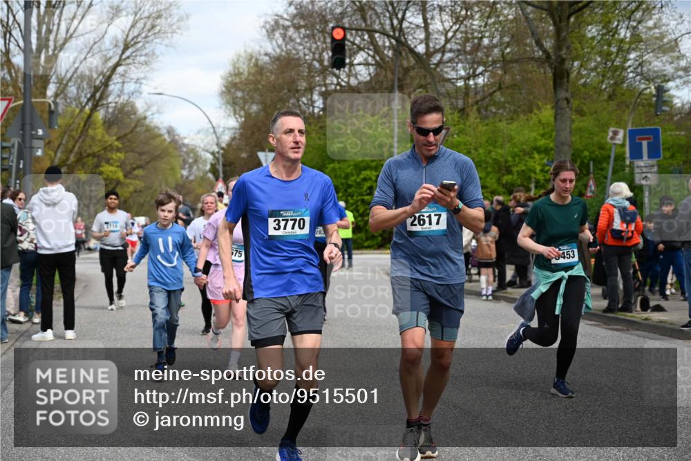 12.04.2026 - 45. Internationalen Wilhelmsburger Insellauf J. Mangold http://msf.ph/oto/9515501 12.04.2026 13:15:20 Ziel 5755, 5029, 4662, 4663, 4559, 3308, 3881, 3882, 3767, 3765, 4366, 4227, 3232, 2774, 5725, 3770, 2617, 3770, 2617, 5453, 4942, 4964, 5675, 4616, 4880, 2832, 3803, 3801, 3250, 5008, 2853, 3280, 3244, 5292, 4861, 2032, 4731, 2884, 3850, 4053, 5686, 4814, 4491 meine-sportfotos.de