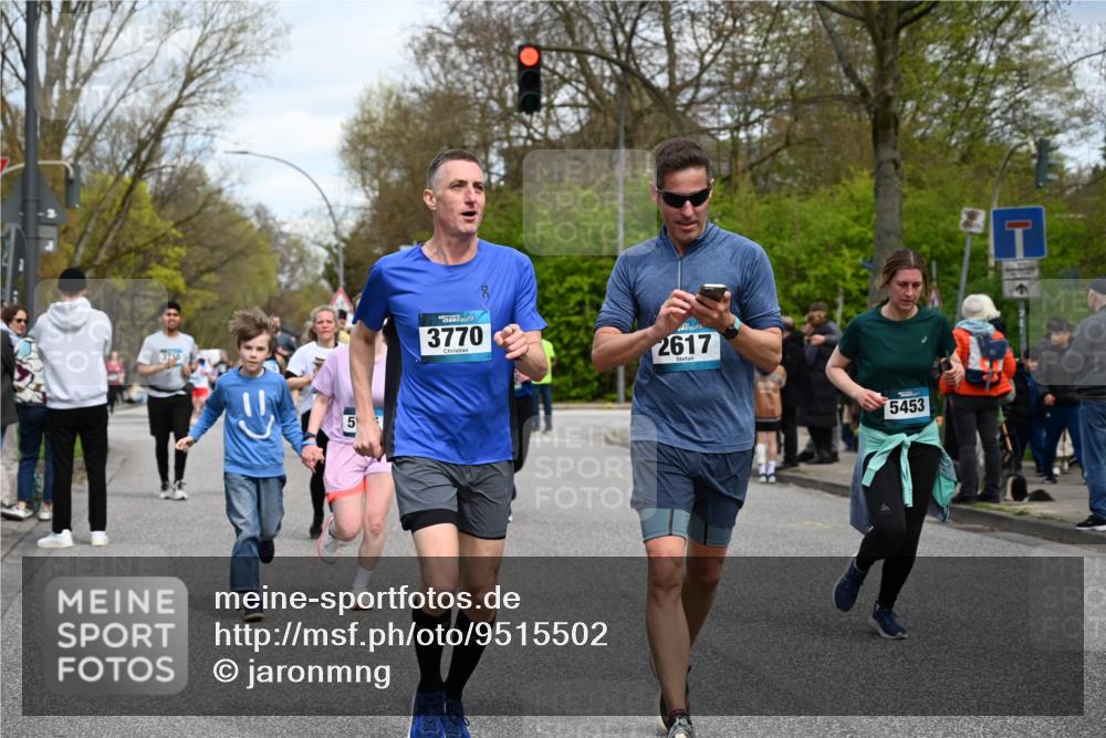 12.04.2026 - 45. Internationalen Wilhelmsburger Insellauf J. Mangold http://msf.ph/oto/9515502 12.04.2026 13:15:20 Ziel 5755, 5029, 4662, 4663, 4559, 3308, 3881, 3882, 3767, 3765, 4366, 4227, 3232, 2774, 5725, 3770, 2617, 3770, 2617, 5453, 4942, 4964, 5675, 4616, 4880, 2832, 3803, 3801, 3250, 5008, 2853, 3280, 3244, 5292, 4861, 2032, 4731, 2884, 3850, 4053, 5686, 4814, 4491 meine-sportfotos.de
