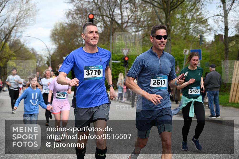 12.04.2026 - 45. Internationalen Wilhelmsburger Insellauf J. Mangold http://msf.ph/oto/9515507 12.04.2026 13:15:20 Ziel 5755, 5029, 4662, 4663, 4559, 3308, 3881, 3882, 3767, 3765, 4366, 4227, 3232, 2774, 5725, 3770, 2617, 3770, 2617, 5453, 4942, 4964, 5675, 4616, 4880, 2832, 3803, 3801, 3250, 5008, 2853, 3280, 3244, 5292, 4861, 2032, 4731, 2884, 3850, 4053, 5686, 4814, 4491 meine-sportfotos.de