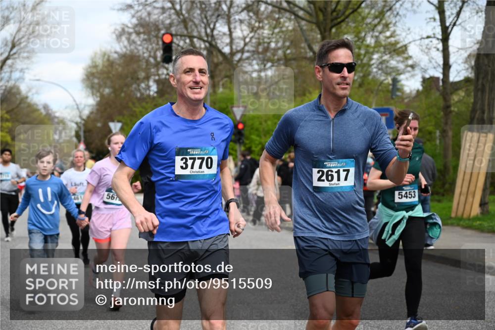 12.04.2026 - 45. Internationalen Wilhelmsburger Insellauf J. Mangold http://msf.ph/oto/9515509 12.04.2026 13:15:20 Ziel 5755, 5029, 4662, 4663, 4559, 3308, 3881, 3882, 3767, 3765, 4366, 4227, 3232, 2774, 5725, 3770, 2617, 3770, 2617, 5453, 4942, 4964, 5675, 4616, 4880, 2832, 3803, 3801, 3250, 5008, 2853, 3280, 3244, 5292, 4861, 2032, 4731, 2884, 3850, 4053, 5686, 4814, 4491 meine-sportfotos.de