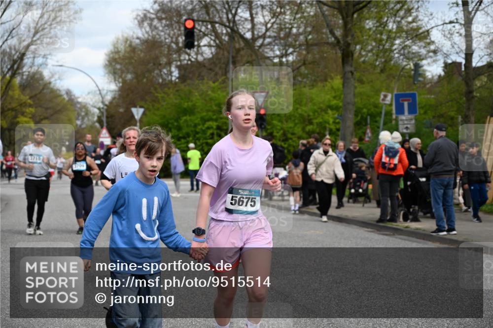 12.04.2026 - 45. Internationalen Wilhelmsburger Insellauf J. Mangold http://msf.ph/oto/9515514 12.04.2026 13:15:22 Ziel 4662, 4663, 4559, 3308, 3881, 3882, 3767, 3765, 4366, 4227, 3232, 2774, 5725, 3770, 2617, 5453, 4942, 4964, 5675, 4616, 4880, 2832, 3803, 3801, 3250, 5008, 5008, 2853, 3280, 3244, 5292, 4861, 2032, 4731, 2884, 3850, 4053, 5686, 4814, 4491 meine-sportfotos.de