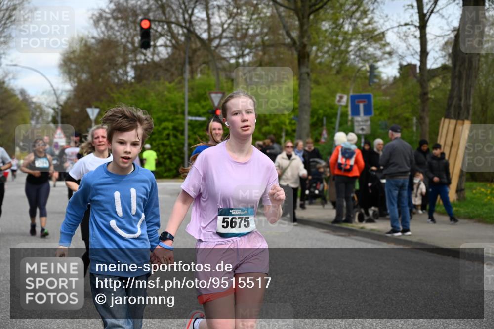 12.04.2026 - 45. Internationalen Wilhelmsburger Insellauf J. Mangold http://msf.ph/oto/9515517 12.04.2026 13:15:22 Ziel 4662, 4663, 4559, 3308, 3881, 3882, 3767, 3765, 4366, 4227, 3232, 2774, 5725, 3770, 2617, 5453, 4942, 4964, 5675, 4616, 4880, 2832, 3803, 3801, 3250, 5008, 5008, 2853, 3280, 3244, 5292, 4861, 2032, 4731, 2884, 3850, 4053, 5686, 4814, 4491 meine-sportfotos.de