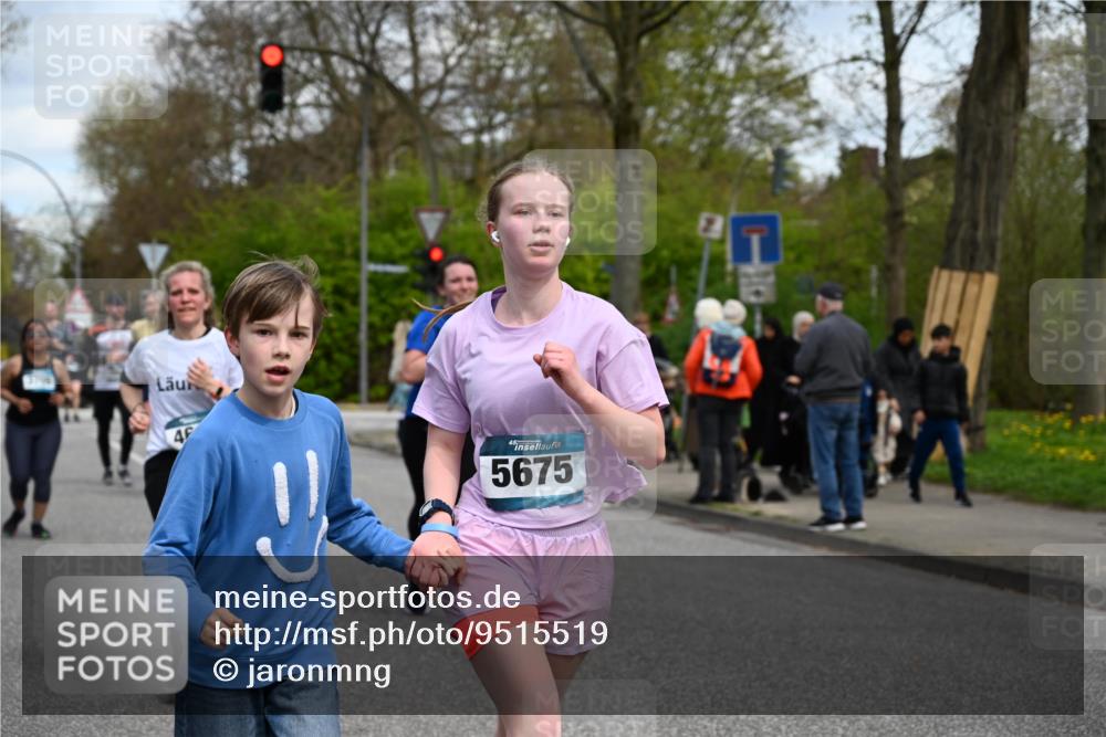 12.04.2026 - 45. Internationalen Wilhelmsburger Insellauf J. Mangold http://msf.ph/oto/9515519 12.04.2026 13:15:22 Ziel 4662, 4663, 4559, 3308, 3881, 3882, 3767, 3765, 4366, 4227, 3232, 2774, 5725, 3770, 2617, 5453, 4942, 4964, 5675, 4616, 4880, 2832, 3803, 3801, 3250, 5008, 5008, 2853, 3280, 3244, 5292, 4861, 2032, 4731, 2884, 3850, 4053, 5686, 4814, 4491 meine-sportfotos.de
