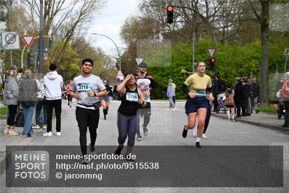 12.04.2026 - 45. Internationalen Wilhelmsburger Insellauf J. Mangold http://msf.ph/oto/9515538 12.04.2026 13:15:25 Ziel 4662, 4663, 4559, 3308, 3881, 3882, 3767, 3765, 4366, 4227, 3232, 2774, 5725, 3770, 2617, 5453, 4942, 4964, 5675, 4616, 4880, 2832, 3803, 3801, 3250, 5008, 2853, 3280, 3244, 5292, 4861, 2032, 2032, 4731, 2884, 3850, 4053, 5686, 4814, 4491, 2681, 5839, 5582, 5666 meine-sportfotos.de