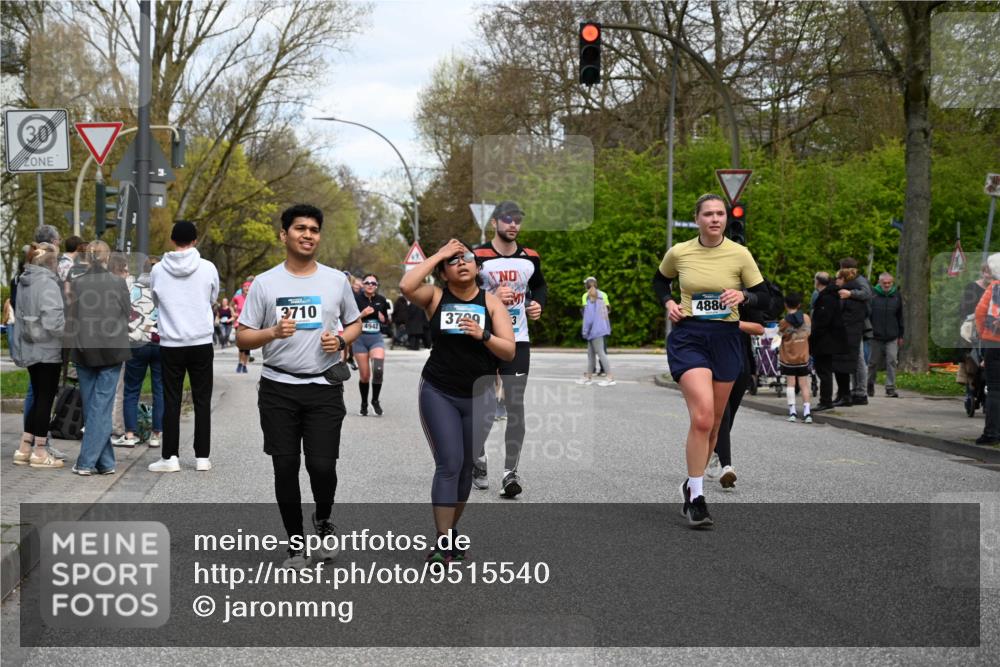 12.04.2026 - 45. Internationalen Wilhelmsburger Insellauf J. Mangold http://msf.ph/oto/9515540 12.04.2026 13:15:25 Ziel 4662, 4663, 4559, 3308, 3881, 3882, 3767, 3765, 4366, 4227, 3232, 2774, 5725, 3770, 2617, 5453, 4942, 4964, 5675, 4616, 4880, 2832, 3803, 3801, 3250, 5008, 2853, 3280, 3244, 5292, 4861, 2032, 2032, 4731, 2884, 3850, 4053, 5686, 4814, 4491, 2681, 5839, 5582, 5666 meine-sportfotos.de