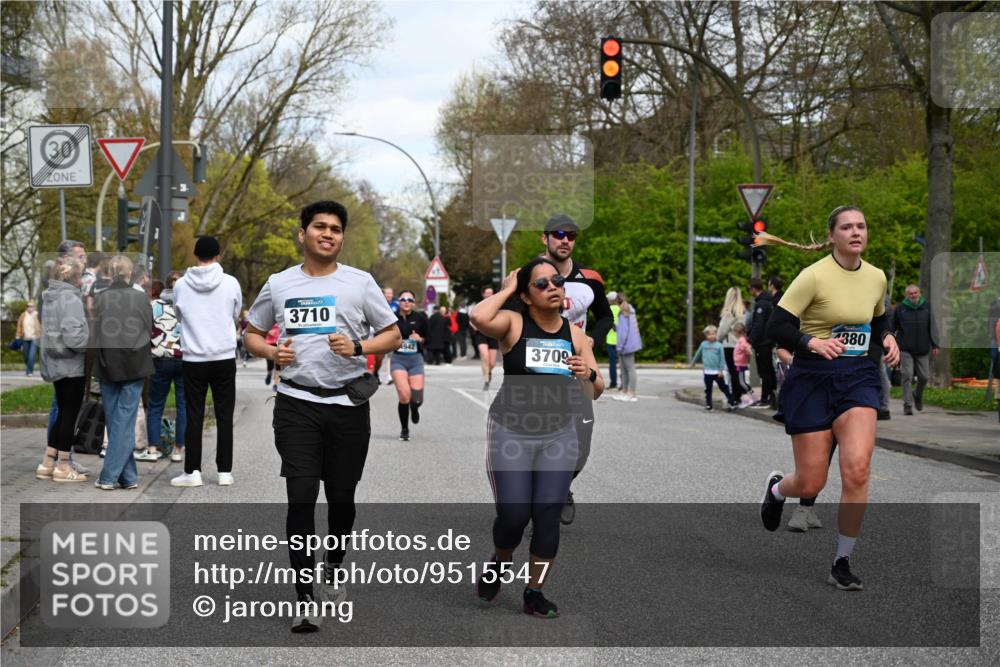 12.04.2026 - 45. Internationalen Wilhelmsburger Insellauf J. Mangold http://msf.ph/oto/9515547 12.04.2026 13:15:26 Ziel 4559, 3308, 3881, 3882, 3767, 3765, 4366, 4227, 3232, 2774, 5725, 3770, 2617, 5453, 4942, 4964, 5675, 4616, 4880, 2832, 3803, 3801, 3250, 5008, 2853, 3280, 3244, 5292, 4861, 2032, 4731, 2884, 3850, 4731, 2884, 3850, 4053, 5686, 4814, 4491, 2681, 5839, 5582, 5666, 3993 meine-sportfotos.de