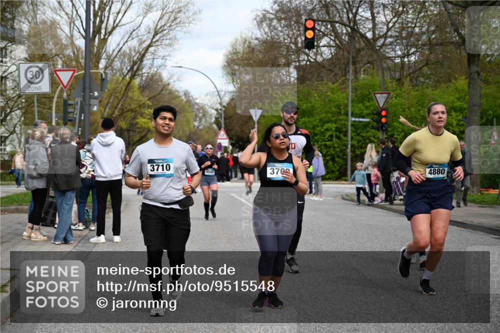 12.04.2026 - 45. Internationalen Wilhelmsburger Insellauf J. Mangold http://msf.ph/oto/9515548 12.04.2026 13:15:26 Ziel 4559, 3308, 3881, 3882, 3767, 3765, 4366, 4227, 3232, 2774, 5725, 3770, 2617, 5453, 4942, 4964, 5675, 4616, 4880, 2832, 3803, 3801, 3250, 5008, 2853, 3280, 3244, 5292, 4861, 2032, 4731, 2884, 3850, 4731, 2884, 3850, 4053, 5686, 4814, 4491, 2681, 5839, 5582, 5666, 3993 meine-sportfotos.de