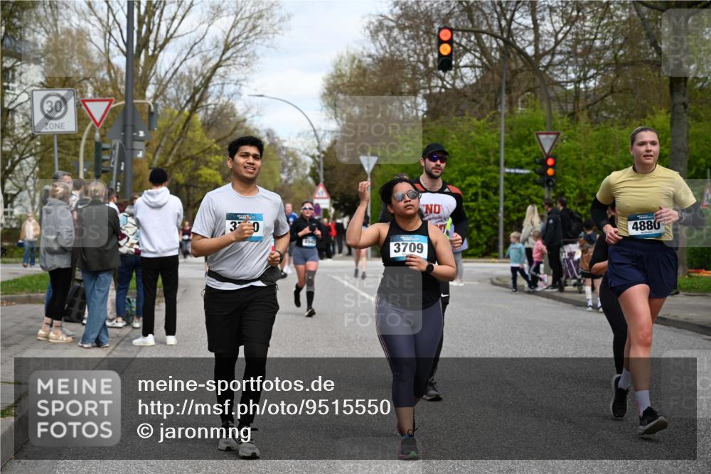 12.04.2026 - 45. Internationalen Wilhelmsburger Insellauf J. Mangold http://msf.ph/oto/9515550 12.04.2026 13:15:26 Ziel 4559, 3308, 3881, 3882, 3767, 3765, 4366, 4227, 3232, 2774, 5725, 3770, 2617, 5453, 4942, 4964, 5675, 4616, 4880, 2832, 3803, 3801, 3250, 5008, 2853, 3280, 3244, 5292, 4861, 2032, 4731, 2884, 3850, 4731, 2884, 3850, 4053, 5686, 4814, 4491, 2681, 5839, 5582, 5666, 3993 meine-sportfotos.de
