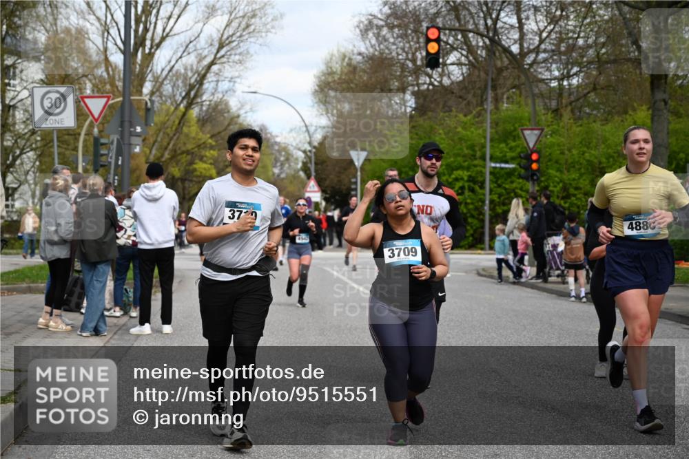 12.04.2026 - 45. Internationalen Wilhelmsburger Insellauf J. Mangold http://msf.ph/oto/9515551 12.04.2026 13:15:26 Ziel 4559, 3308, 3881, 3882, 3767, 3765, 4366, 4227, 3232, 2774, 5725, 3770, 2617, 5453, 4942, 4964, 5675, 4616, 4880, 2832, 3803, 3801, 3250, 5008, 2853, 3280, 3244, 5292, 4861, 2032, 4731, 2884, 3850, 4731, 2884, 3850, 4053, 5686, 4814, 4491, 2681, 5839, 5582, 5666, 3993 meine-sportfotos.de