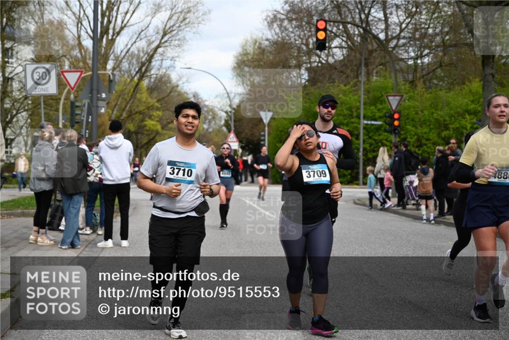12.04.2026 - 45. Internationalen Wilhelmsburger Insellauf J. Mangold http://msf.ph/oto/9515553 12.04.2026 13:15:26 Ziel 4559, 3308, 3881, 3882, 3767, 3765, 4366, 4227, 3232, 2774, 5725, 3770, 2617, 5453, 4942, 4964, 5675, 4616, 4880, 2832, 3803, 3801, 3250, 5008, 2853, 3280, 3244, 5292, 4861, 2032, 4731, 2884, 3850, 4731, 2884, 3850, 4053, 5686, 4814, 4491, 2681, 5839, 5582, 5666, 3993 meine-sportfotos.de