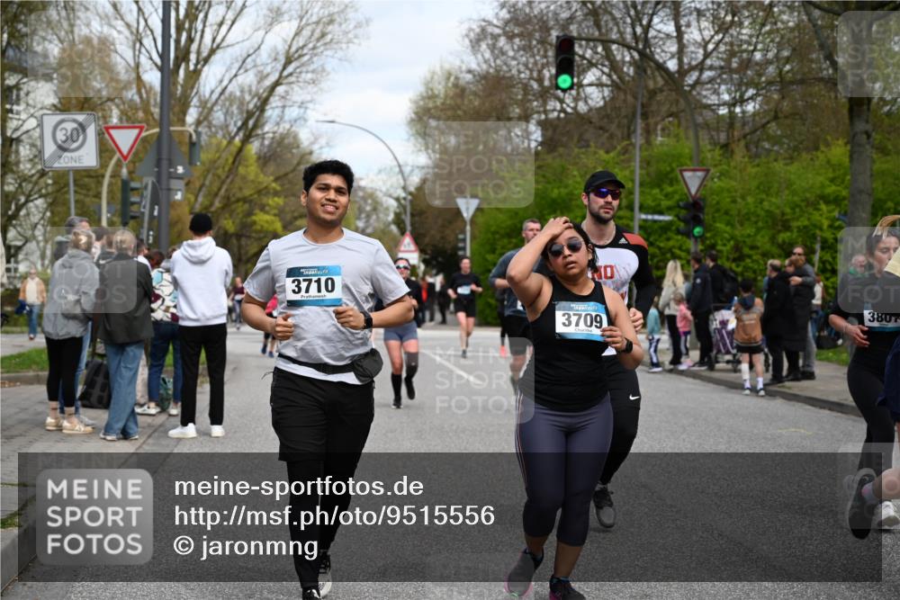 12.04.2026 - 45. Internationalen Wilhelmsburger Insellauf J. Mangold http://msf.ph/oto/9515556 12.04.2026 13:15:26 Ziel 4559, 3308, 3881, 3882, 3767, 3765, 4366, 4227, 3232, 2774, 5725, 3770, 2617, 5453, 4942, 4964, 5675, 4616, 4880, 2832, 3803, 3801, 3250, 5008, 2853, 3280, 3244, 5292, 4861, 2032, 4731, 2884, 3850, 4731, 2884, 3850, 4053, 5686, 4814, 4491, 2681, 5839, 5582, 5666, 3993 meine-sportfotos.de