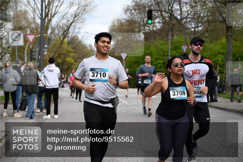 12.04.2026 - 45. Internationalen Wilhelmsburger Insellauf J. Mangold http://msf.ph/oto/9515562 12.04.2026 13:15:27 Ziel 4559, 3308, 3881, 3882, 3767, 3765, 4366, 4227, 3232, 2774, 5725, 3770, 2617, 5453, 4942, 4964, 5675, 4616, 4880, 2832, 3803, 3801, 3250, 5008, 2853, 3280, 3244, 5292, 4861, 2032, 4731, 2884, 3850, 4053, 4053, 5686, 4814, 4491, 2681, 5839, 5582, 5666, 3993, 5517 meine-sportfotos.de