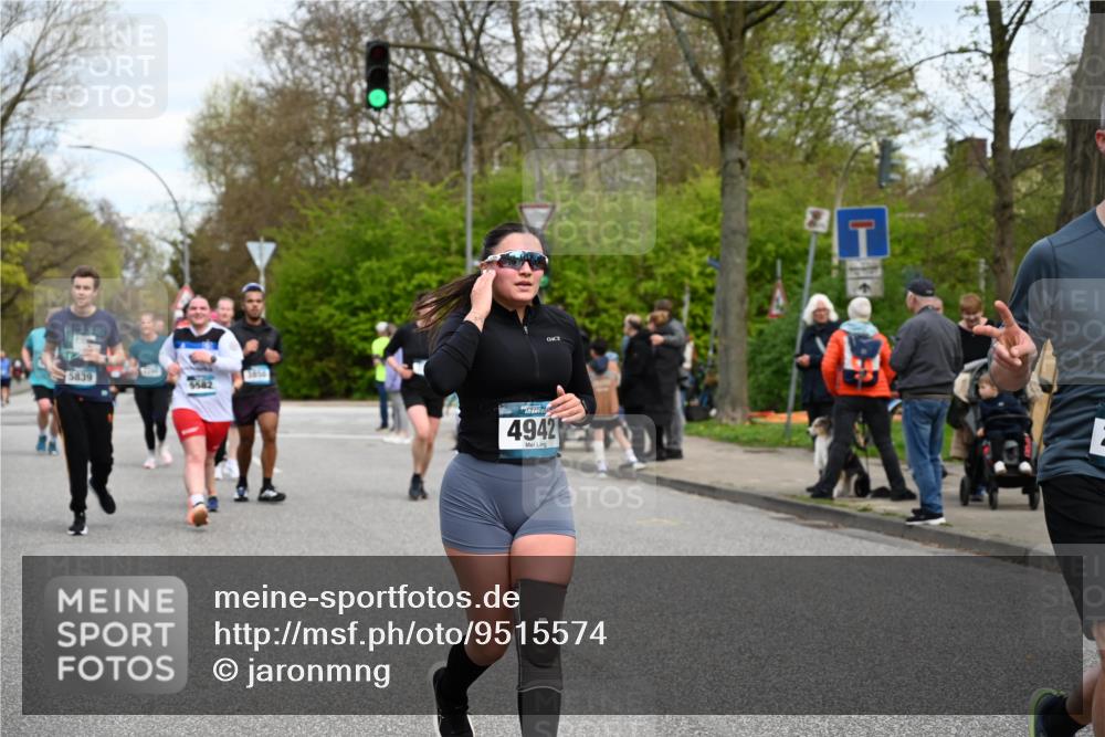 12.04.2026 - 45. Internationalen Wilhelmsburger Insellauf J. Mangold http://msf.ph/oto/9515574 12.04.2026 13:15:31 Ziel 3881, 3882, 3767, 3765, 4366, 4227, 3232, 2774, 5725, 3770, 2617, 5453, 4942, 4964, 5675, 4616, 4880, 2832, 3803, 3801, 3250, 5008, 2853, 3280, 3244, 5292, 4861, 2032, 4731, 2884, 3850, 4053, 5686, 4814, 4491, 2681, 5839, 5582, 5666, 3993, 5517, 3710, 3709 meine-sportfotos.de