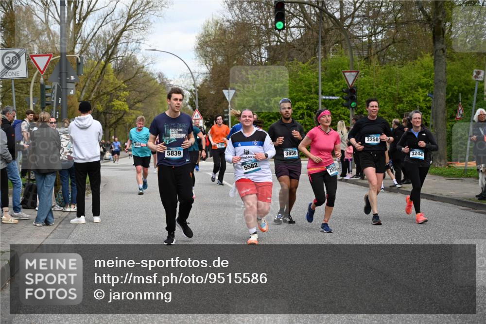 12.04.2026 - 45. Internationalen Wilhelmsburger Insellauf J. Mangold http://msf.ph/oto/9515586 12.04.2026 13:15:32 Ziel 3882, 3767, 3765, 4366, 4227, 3232, 2774, 5725, 3770, 2617, 5453, 4942, 4964, 5675, 4616, 4880, 2832, 3803, 3801, 3250, 5008, 2853, 3280, 3244, 5292, 4861, 2032, 4731, 2884, 3850, 4053, 5686, 4814, 4491, 2681, 5839, 5582, 5666, 3993, 5517, 3710, 3709 meine-sportfotos.de