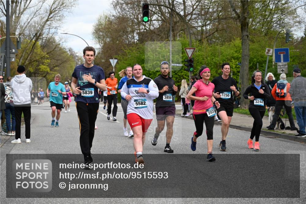 12.04.2026 - 45. Internationalen Wilhelmsburger Insellauf J. Mangold http://msf.ph/oto/9515593 12.04.2026 13:15:33 Ziel 4366, 4227, 3232, 2774, 5725, 3770, 2617, 5453, 4942, 4964, 5675, 4616, 4880, 2832, 3803, 3801, 3250, 3250, 5008, 2853, 3280, 3244, 5292, 4861, 2032, 4731, 2884, 3850, 4053, 5686, 4814, 4491, 2681, 5839, 5582, 5666, 3993, 5517, 3710, 3709 meine-sportfotos.de