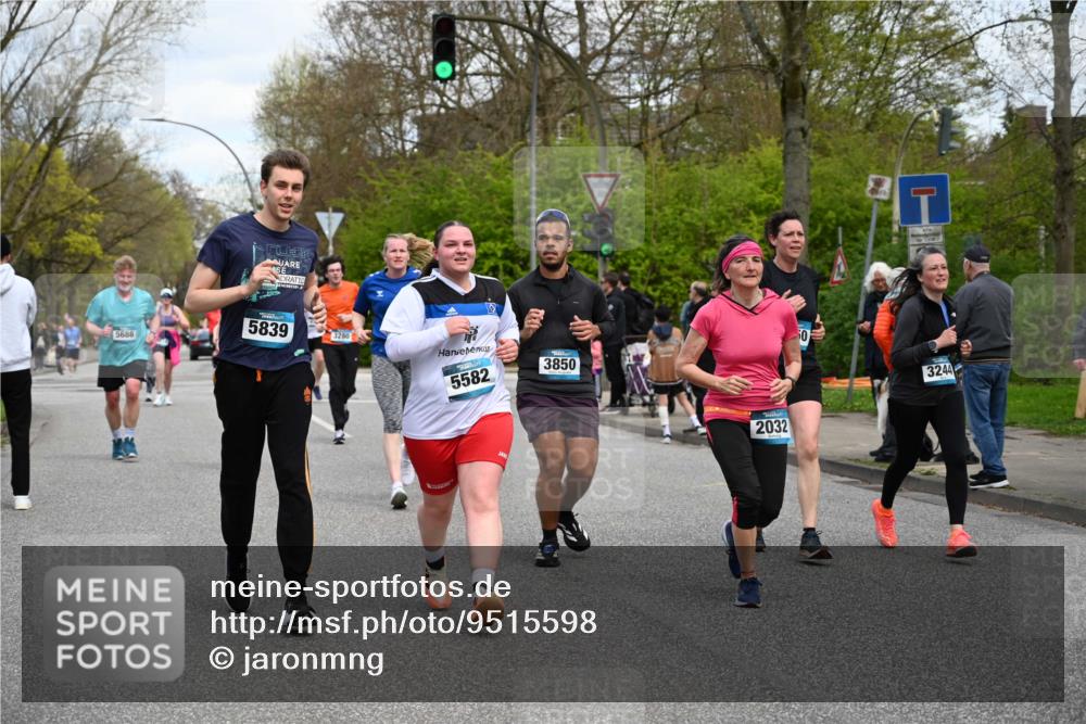 12.04.2026 - 45. Internationalen Wilhelmsburger Insellauf J. Mangold http://msf.ph/oto/9515598 12.04.2026 13:15:33 Ziel 4366, 4227, 3232, 2774, 5725, 3770, 2617, 5453, 4942, 4964, 5675, 4616, 4880, 2832, 3803, 3801, 3250, 3250, 5008, 2853, 3280, 3244, 5292, 4861, 2032, 4731, 2884, 3850, 4053, 5686, 4814, 4491, 2681, 5839, 5582, 5666, 3993, 5517, 3710, 3709 meine-sportfotos.de