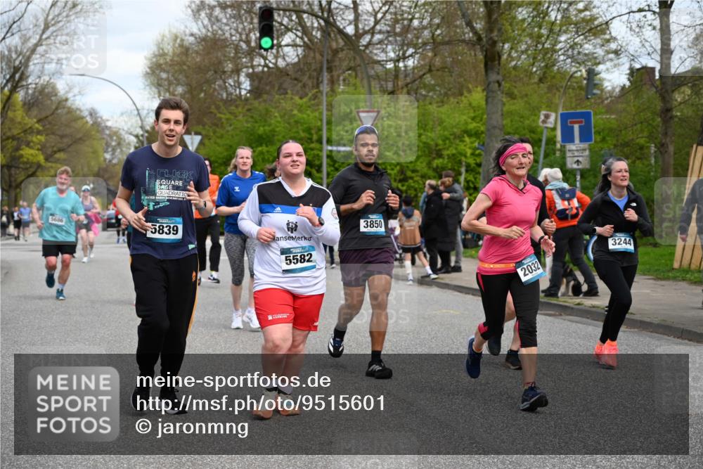 12.04.2026 - 45. Internationalen Wilhelmsburger Insellauf J. Mangold http://msf.ph/oto/9515601 12.04.2026 13:15:34 Ziel 4366, 4227, 3232, 2774, 5725, 3770, 2617, 5453, 4942, 4964, 5675, 4616, 4880, 2832, 3803, 3801, 3250, 5008, 5008, 2853, 3280, 3244, 5292, 4861, 2032, 4731, 2884, 3850, 4053, 5686, 4814, 4491, 2681, 5839, 5582, 5666, 3993, 5517, 3710, 3709 meine-sportfotos.de