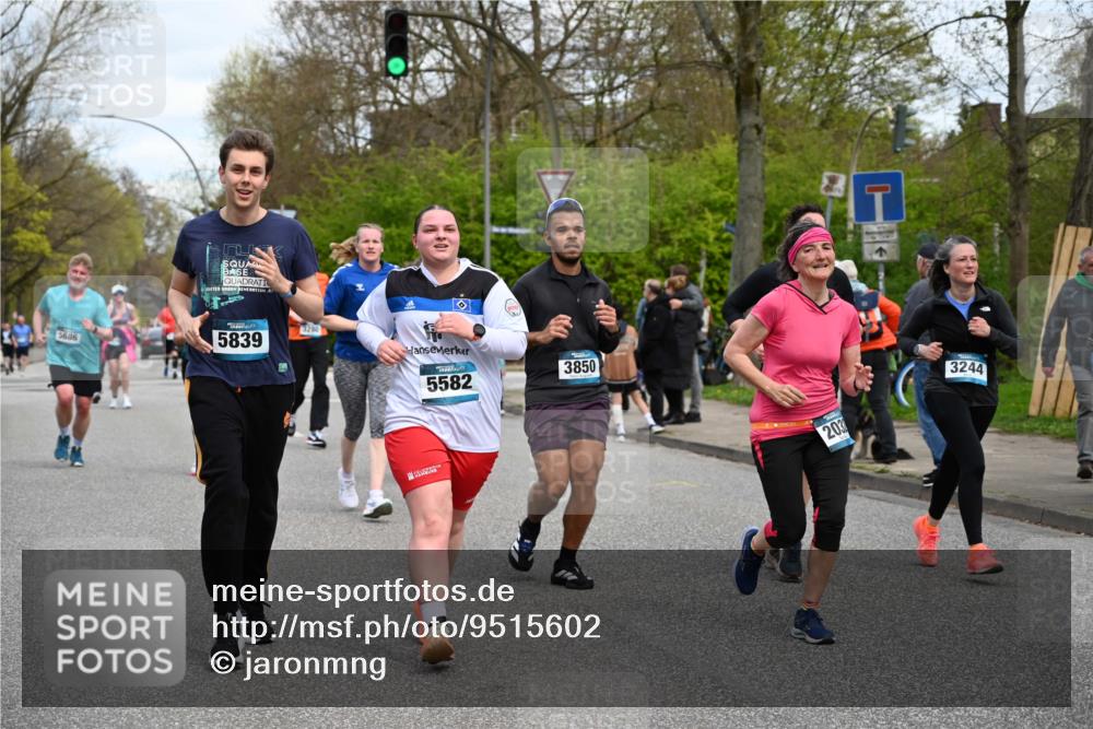 12.04.2026 - 45. Internationalen Wilhelmsburger Insellauf J. Mangold http://msf.ph/oto/9515602 12.04.2026 13:15:34 Ziel 4366, 4227, 3232, 2774, 5725, 3770, 2617, 5453, 4942, 4964, 5675, 4616, 4880, 2832, 3803, 3801, 3250, 5008, 5008, 2853, 3280, 3244, 5292, 4861, 2032, 4731, 2884, 3850, 4053, 5686, 4814, 4491, 2681, 5839, 5582, 5666, 3993, 5517, 3710, 3709 meine-sportfotos.de