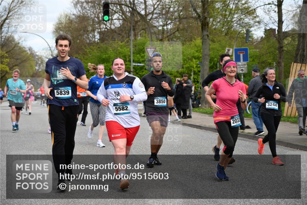 12.04.2026 - 45. Internationalen Wilhelmsburger Insellauf J. Mangold http://msf.ph/oto/9515603 12.04.2026 13:15:34 Ziel 4366, 4227, 3232, 2774, 5725, 3770, 2617, 5453, 4942, 4964, 5675, 4616, 4880, 2832, 3803, 3801, 3250, 5008, 5008, 2853, 3280, 3244, 5292, 4861, 2032, 4731, 2884, 3850, 4053, 5686, 4814, 4491, 2681, 5839, 5582, 5666, 3993, 5517, 3710, 3709 meine-sportfotos.de
