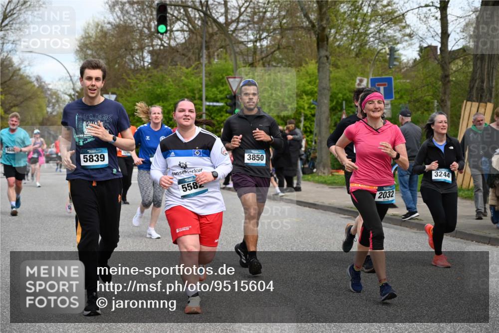 12.04.2026 - 45. Internationalen Wilhelmsburger Insellauf J. Mangold http://msf.ph/oto/9515604 12.04.2026 13:15:34 Ziel 4366, 4227, 3232, 2774, 5725, 3770, 2617, 5453, 4942, 4964, 5675, 4616, 4880, 2832, 3803, 3801, 3250, 5008, 5008, 2853, 3280, 3244, 5292, 4861, 2032, 4731, 2884, 3850, 4053, 5686, 4814, 4491, 2681, 5839, 5582, 5666, 3993, 5517, 3710, 3709 meine-sportfotos.de